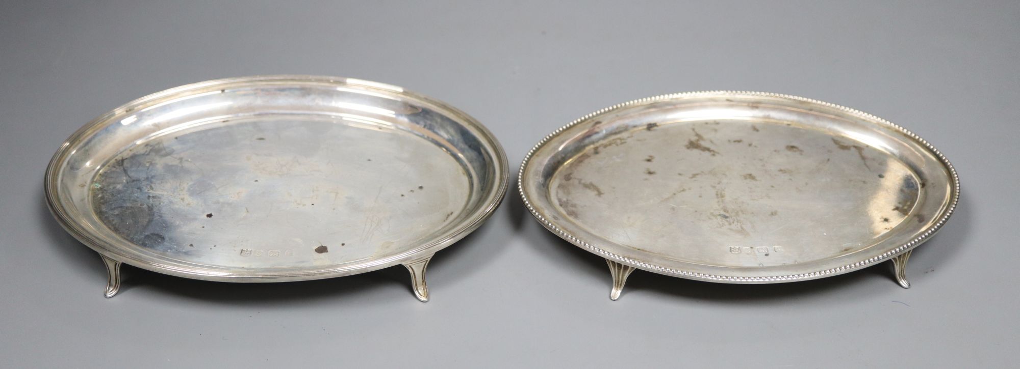Two 1930s George III style silver teapot stands, Barker Brothers Silver Ltd, Birmingham, 1930, 17.6cm & 18.3cm, 10.5oz.